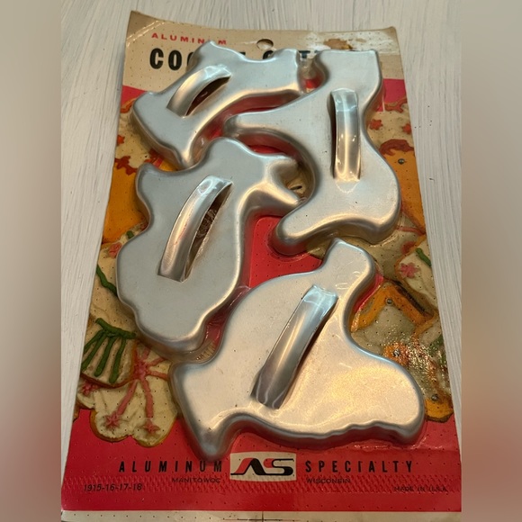 Aluminum Specialty Aluminum Cookie Cutters Rare Never Opened Antique - Picture 2 of 8